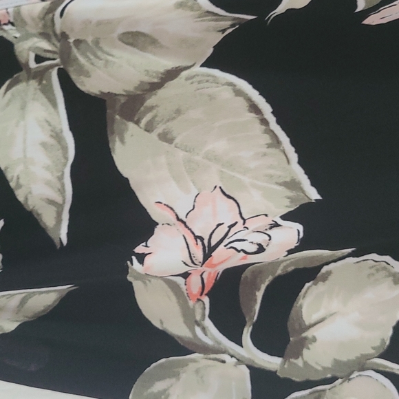 WHBM Tank top, bottom band, cross over style, Medium - Picture 2 of 4